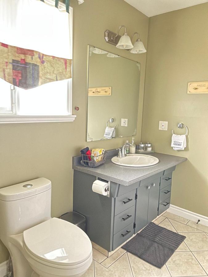Sunny Shuswap B&B Chase Exteriör bild