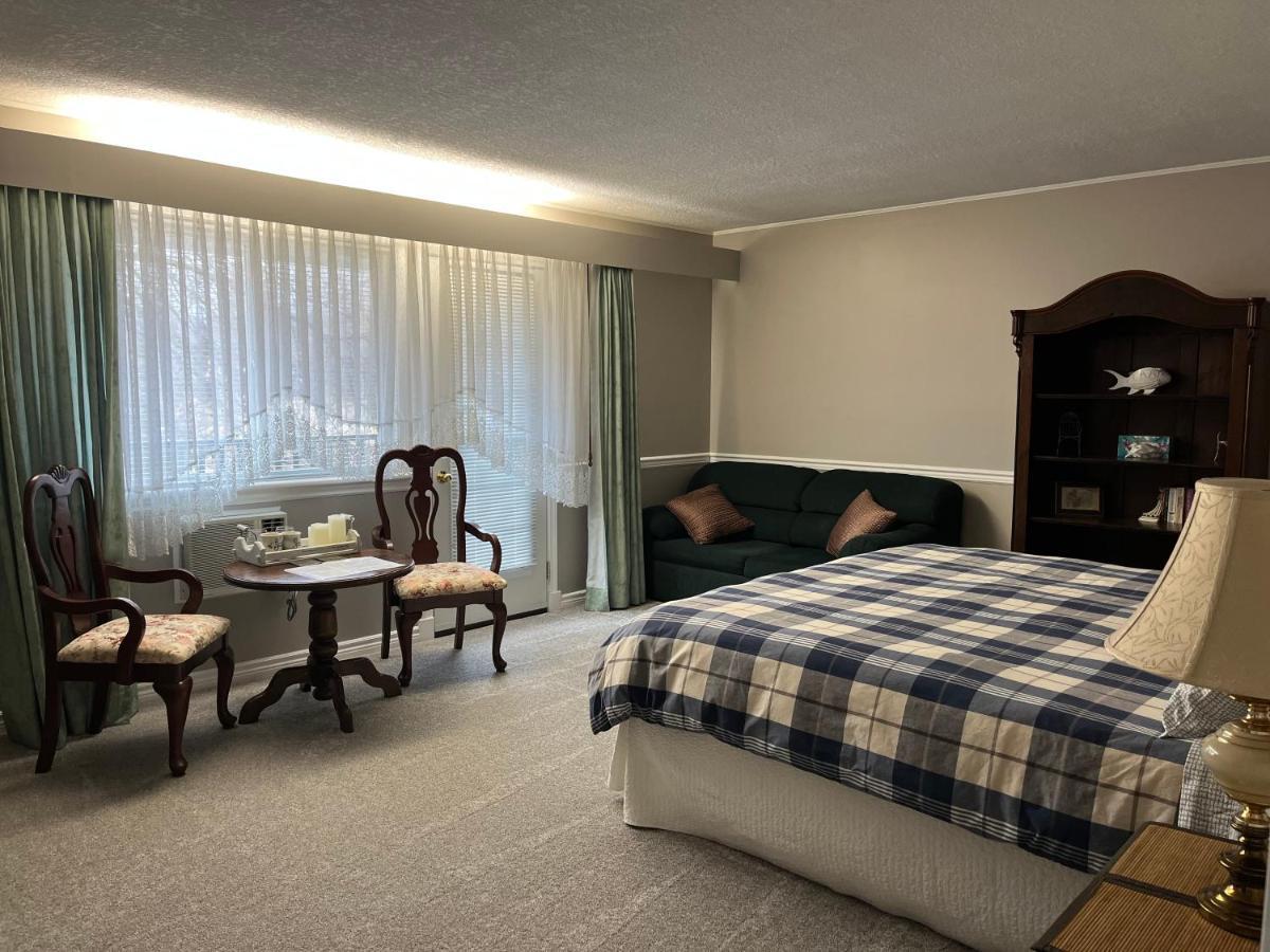Sunny Shuswap B&B Chase Exteriör bild