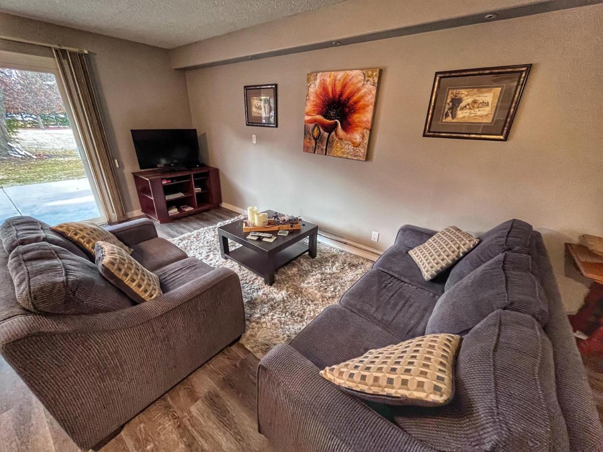 Sunny Shuswap B&B Chase Exteriör bild