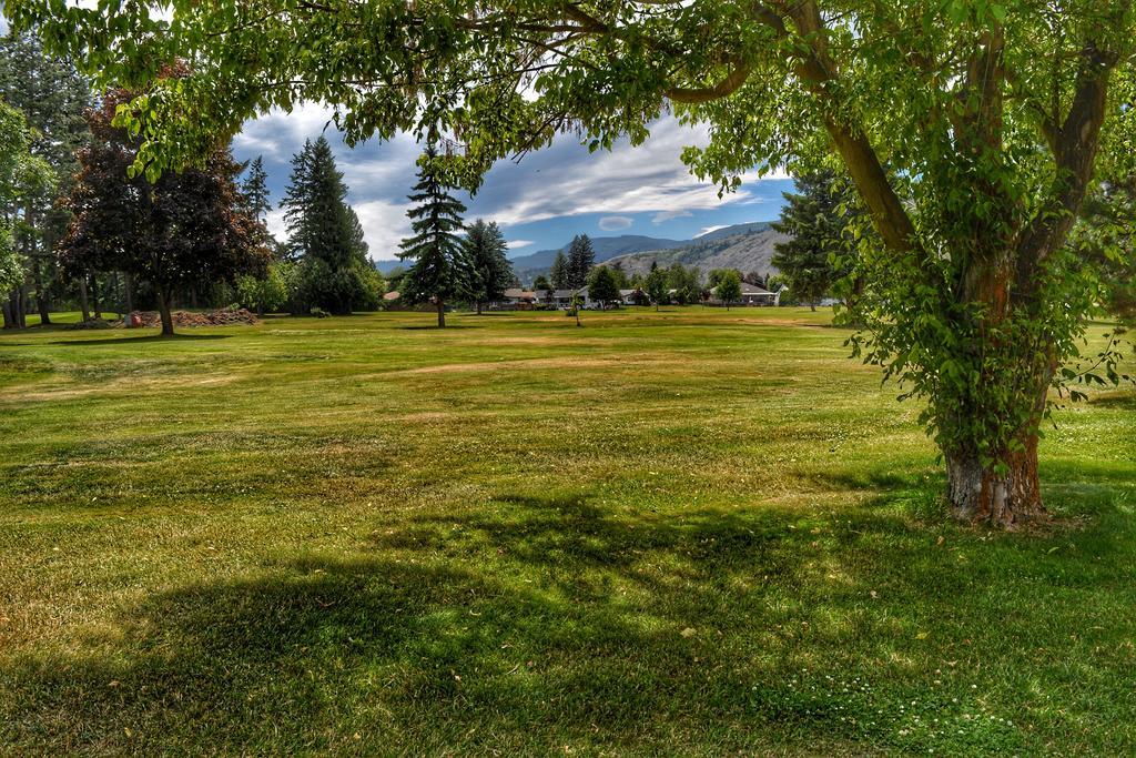 Sunny Shuswap B&B Chase Exteriör bild